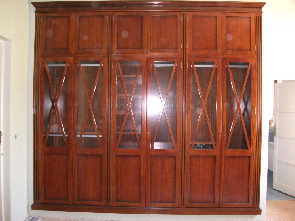 Armario empotrado diseño de crucetas | Muebles Marchena | Tienda de